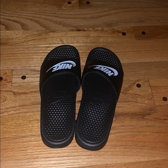 Nike slides - Picture 3 of 3